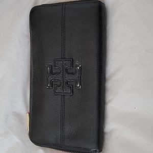 Tory buch wallet